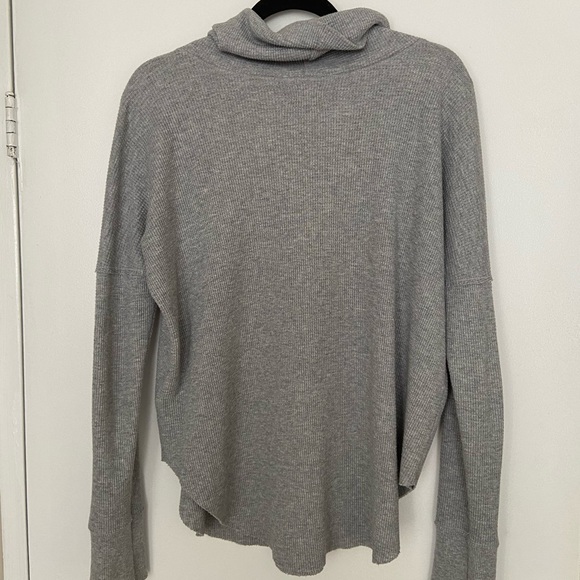 TNA Thermal Turtleneck - Picture 3 of 4